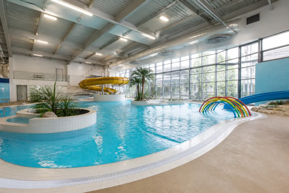 Photo d'illustration : Bassin ludique de natation