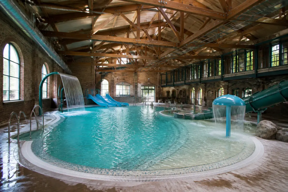 Photo d'illustration : Bassin ludique de natation