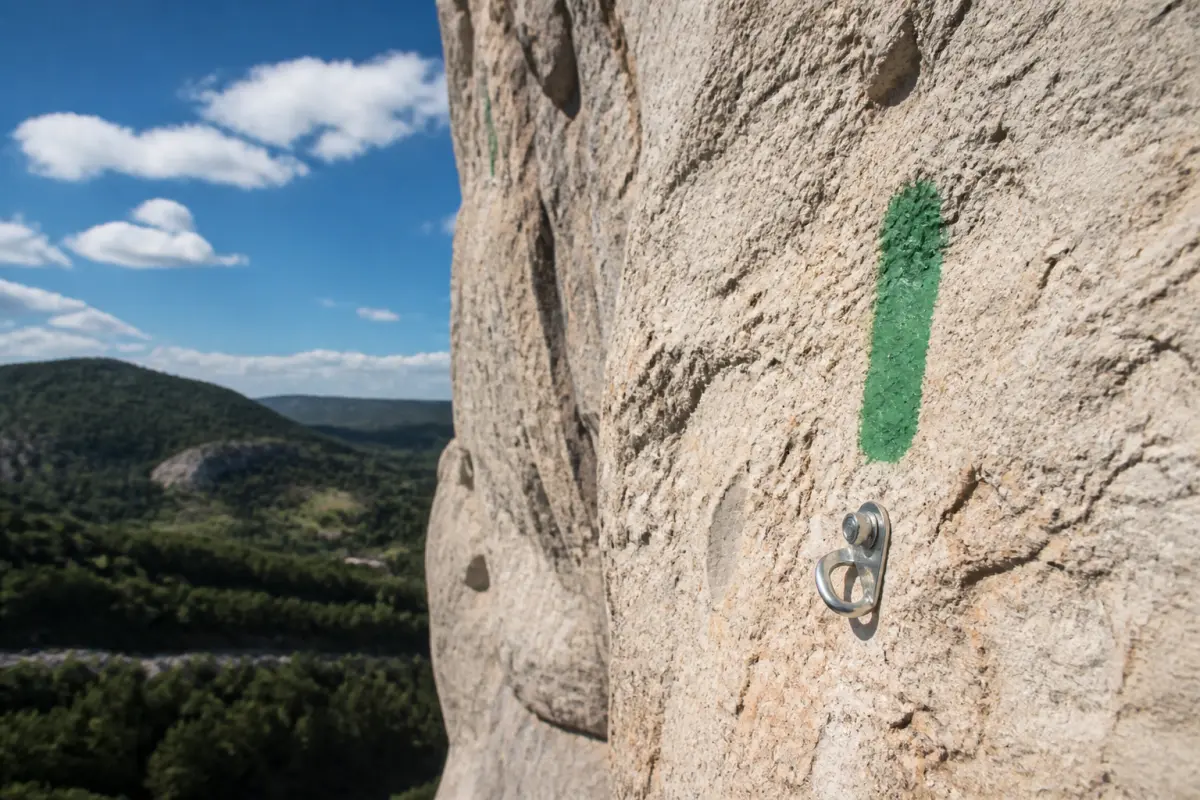 Photo d'illustration : Site d'escalade en falaise