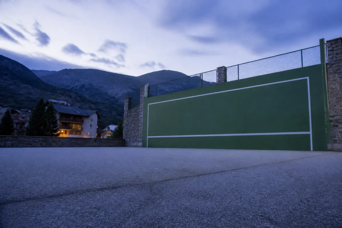 Photo d'illustration : Mur de tennis