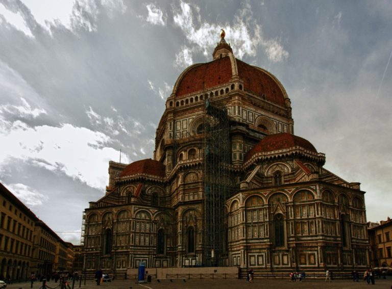 Florence (Italie) : guide complet 2025 — histoire, visites, transports & immobilier