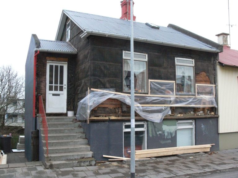 Isoler une maison ancienne sans perdre de surface : méthodes, coûts et bonnes pratiques
