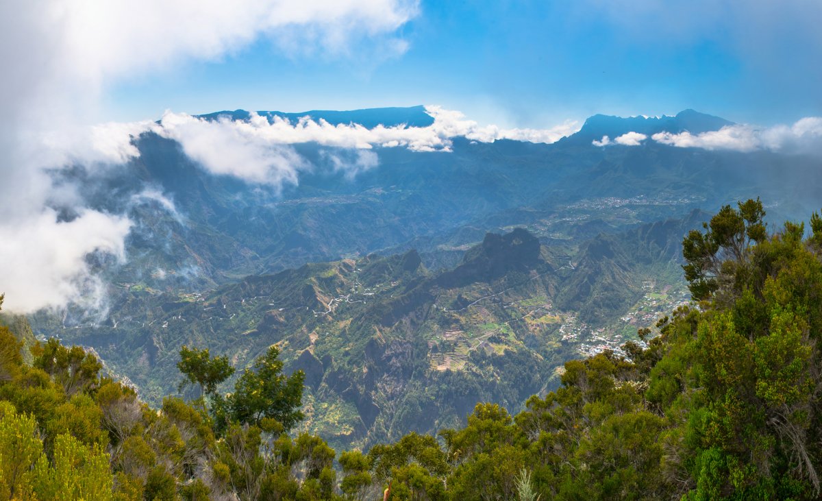 Vista panorámica del circo de Cilaos desde un mirador, La Reunión