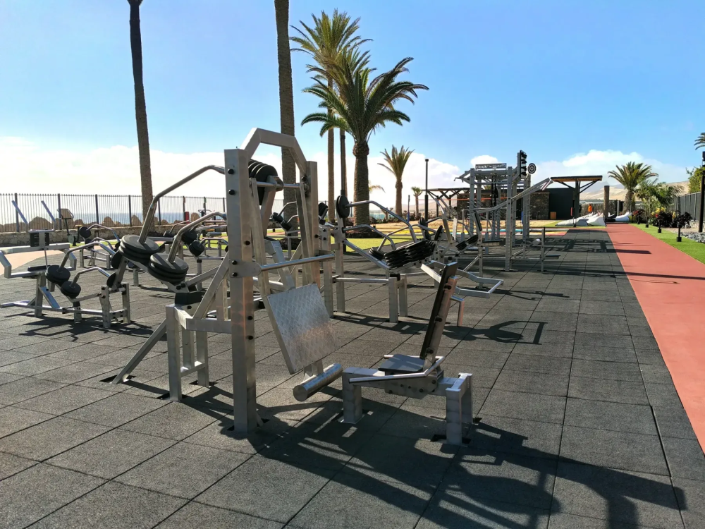 Außen-Sportgeräte aus Edelstahl mit verstellbaren Gewichten: die neue Ära des Fitness am Meerufer