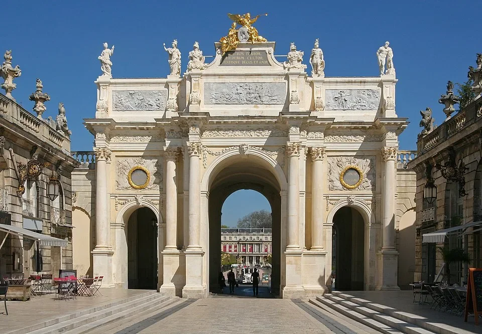 Arc Héré sur la place Stanislas, exemple des plus beaux monuments de France