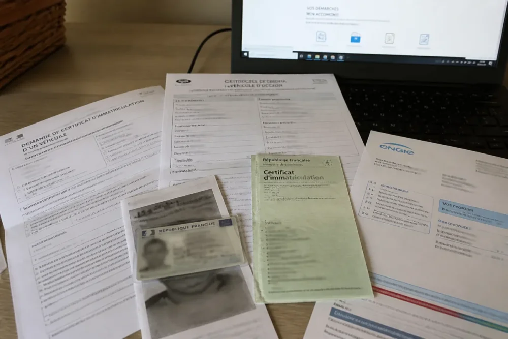 Dossier de carte grise bloquée avec justificatifs ANTS à vérifier