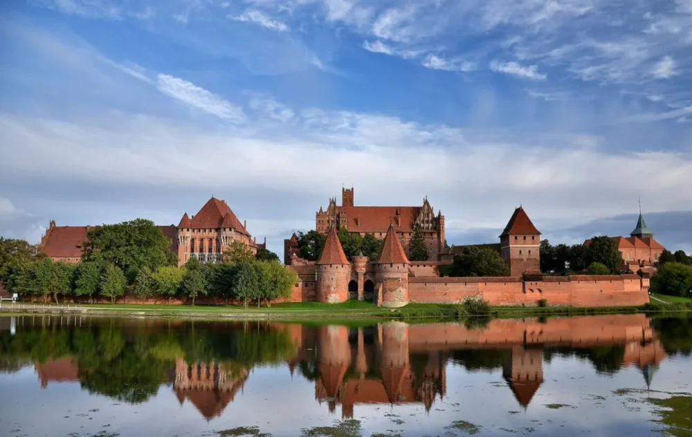Château de Malbork forteresse médiévale et monument historique Pologne