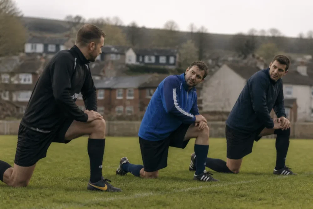 échauffement dynamique avant une séance de sport en extérieur