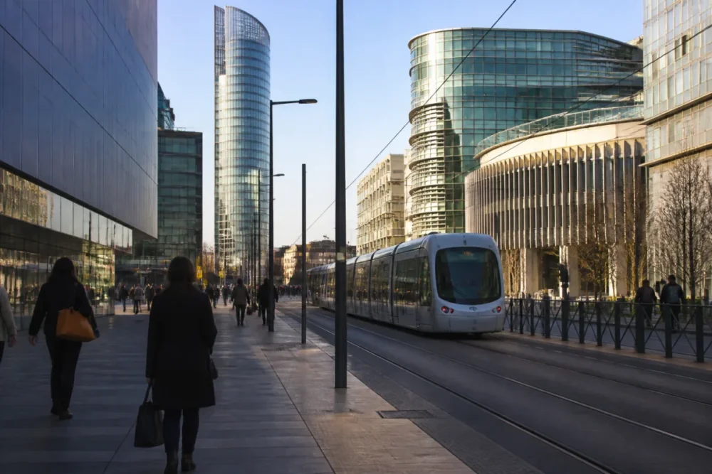 Quartier d’affaires à Lyon illustrant le rôle des métropoles françaises