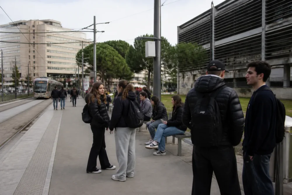 Rue vivante de Boutonnet et Beaux-Arts quartier étudiant à Montpellier