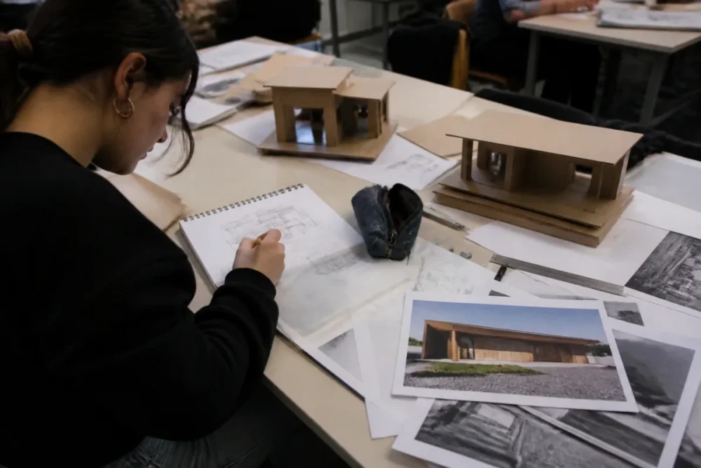 Atelier de maquette pour préparer des études d’architecture au lycée