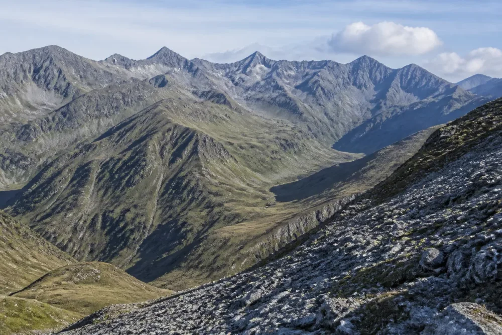 Paysage des Pyrénées sur la carte physique de l’Espagne