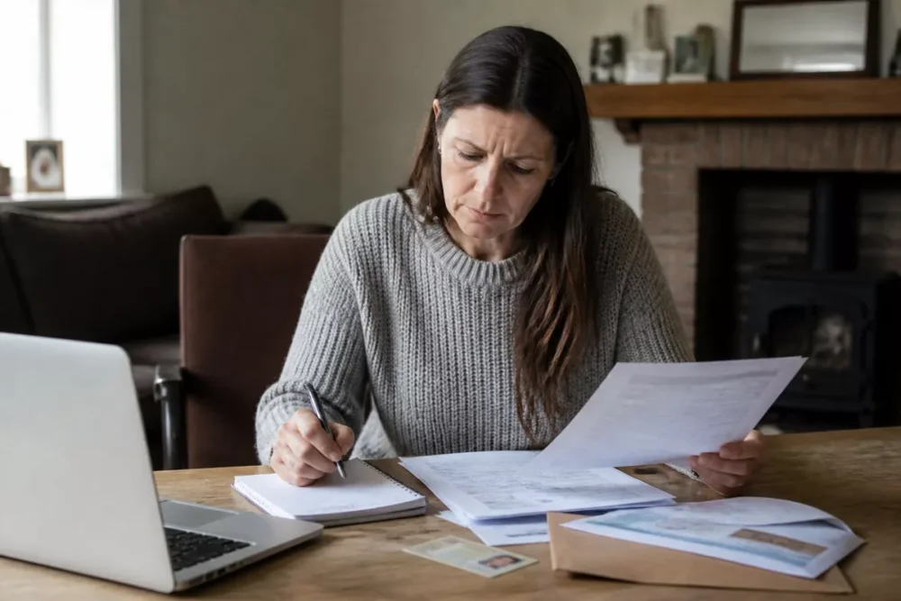 Préparation d’un dossier administratif avec justificatifs à Sarcelles.