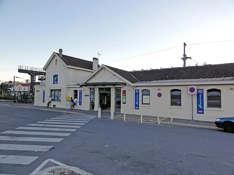 Gare de Sarcelles–Saint-Brice au cœur des quartiers de Sarcelles