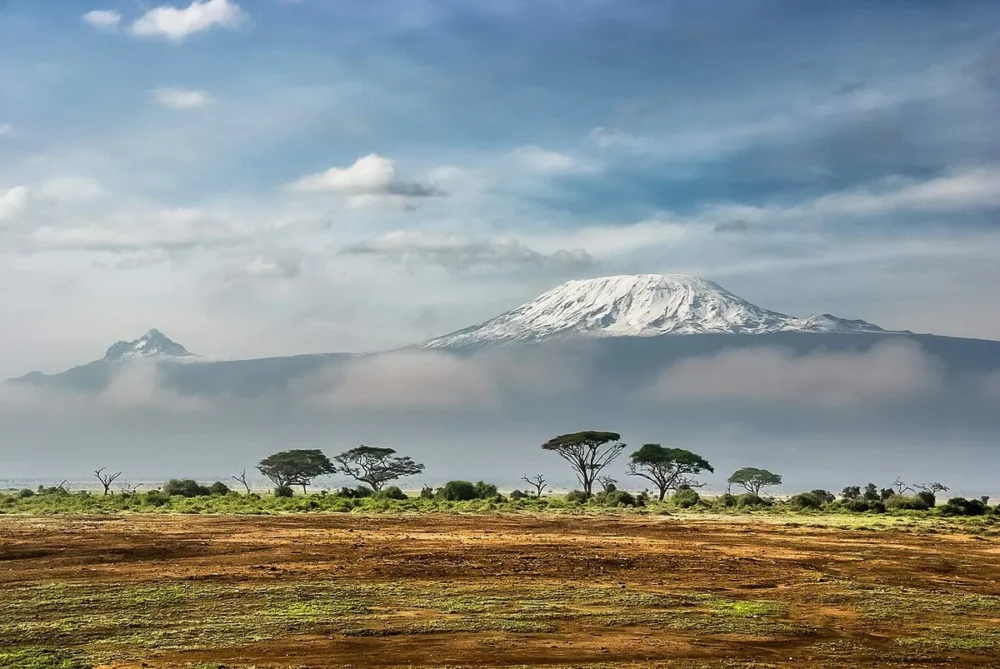 Kilimandjaro relief montagneux d’Afrique de l’Est près de la frontière entre la Tanzanie et le Kenya