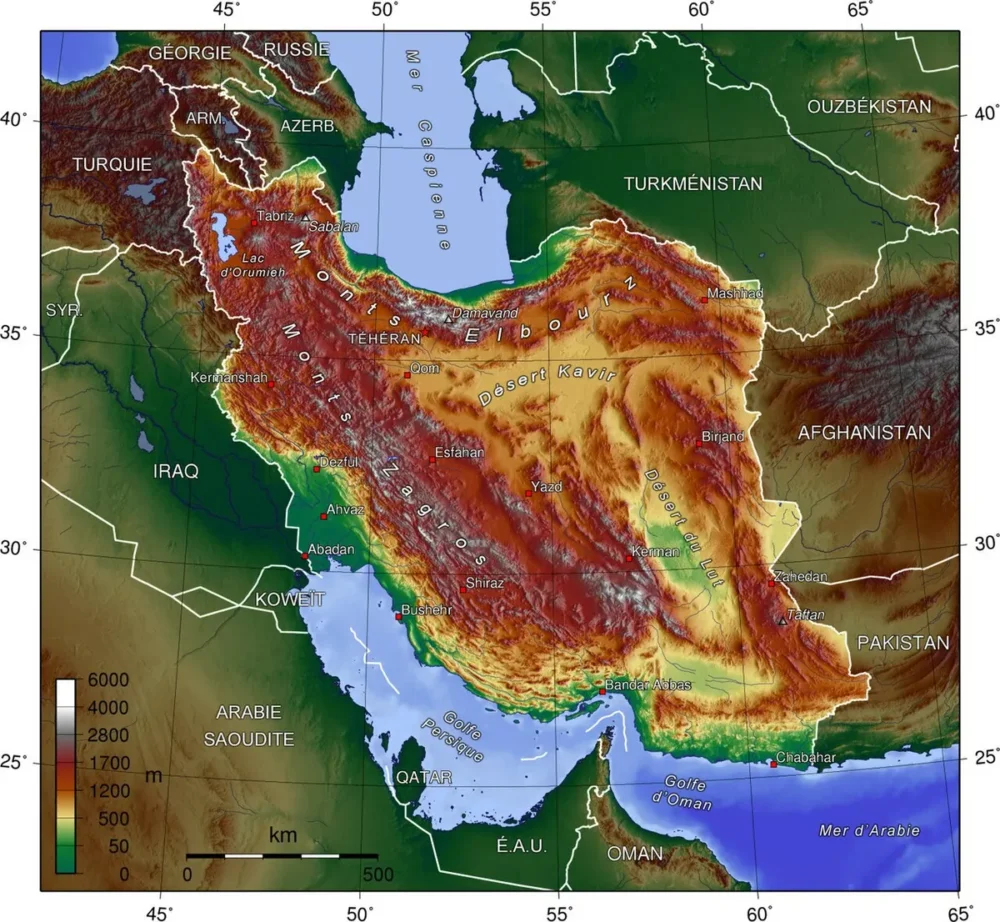 montagnes des Zagros dans le relief de l’Iran occidental