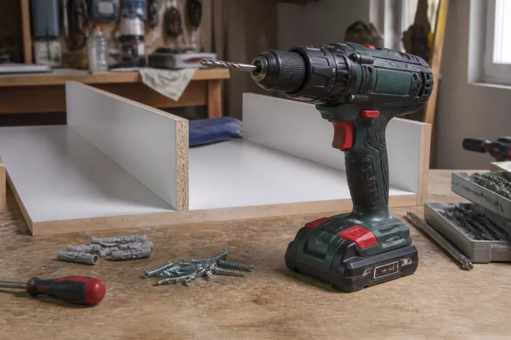 Perceuse-visseuse sans fil Parkside utilisée pour le bricolage domestique