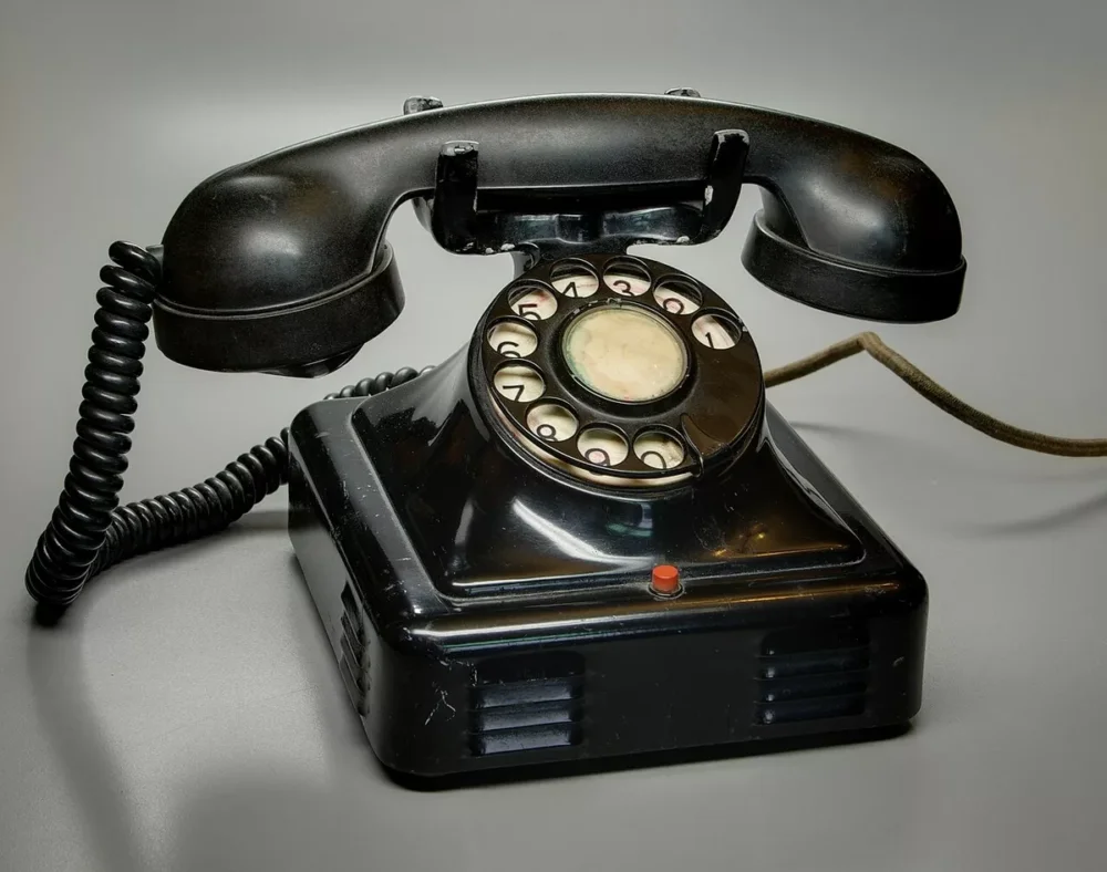 téléphone utilisé pour appeler un numéro américain 606 depuis la France