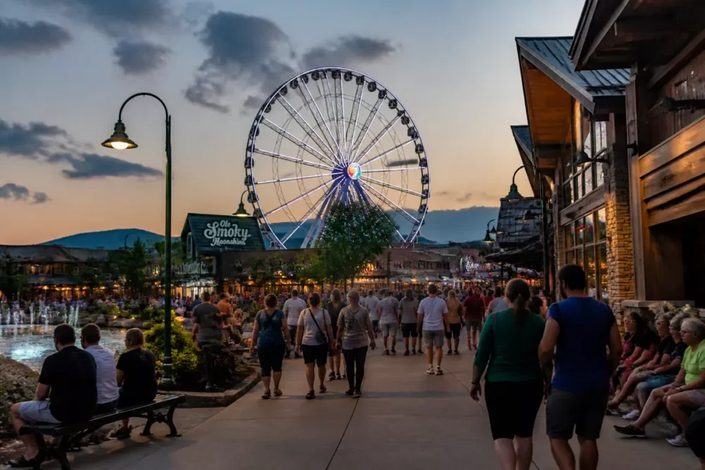 Grande roue de Pigeon Forge à The Island au crépuscule
