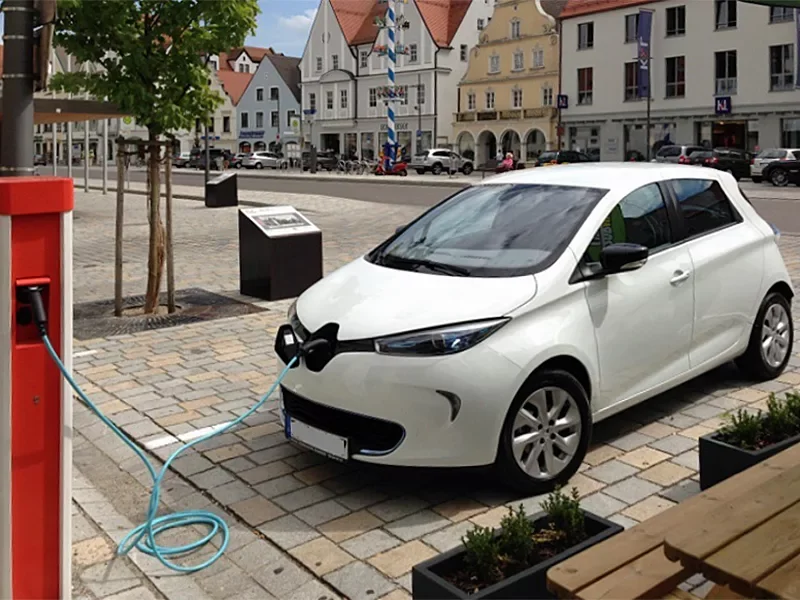 voiture électrique pouvant être étudiée comme voiture VTC professionnelle