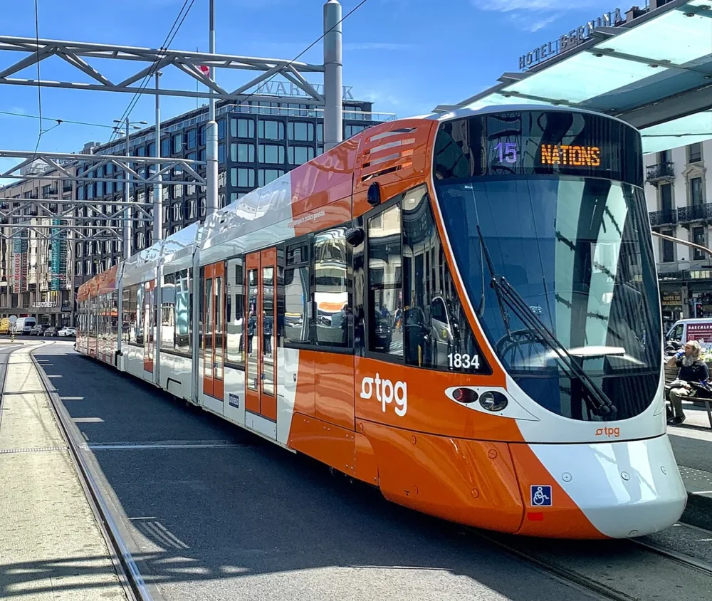 tramway de Genève transport collectif depuis Annemasse vers la rue du Brouaz